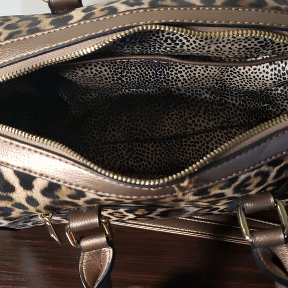 Leopard Printed Bag - Picture 2 of 3